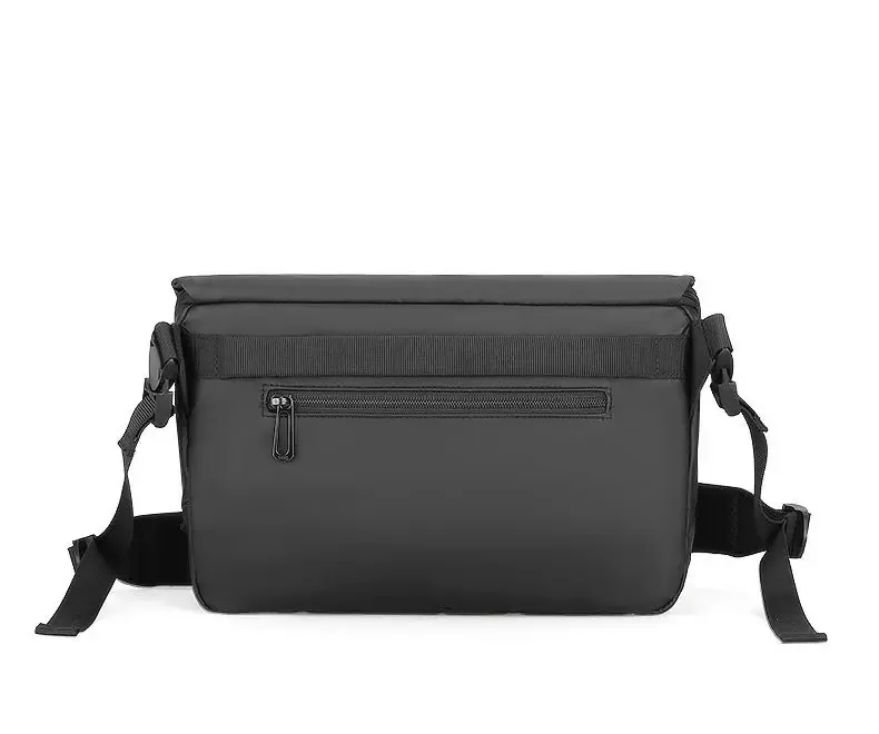 Mark Ryden waterafstotende messengerbag voor tablet