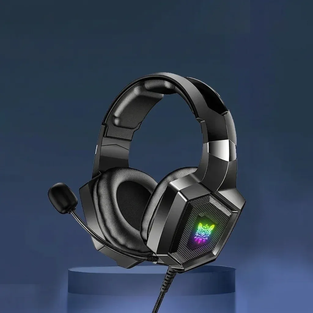 ONIKUMA K8 bedrade gamingheadset op witte achtergrond