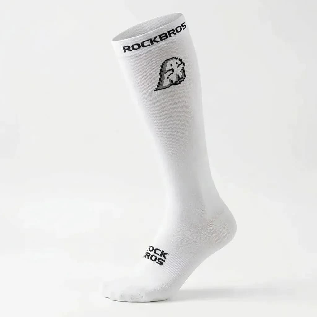 ROCKBROS witte kniehoge fietssok studiofoto