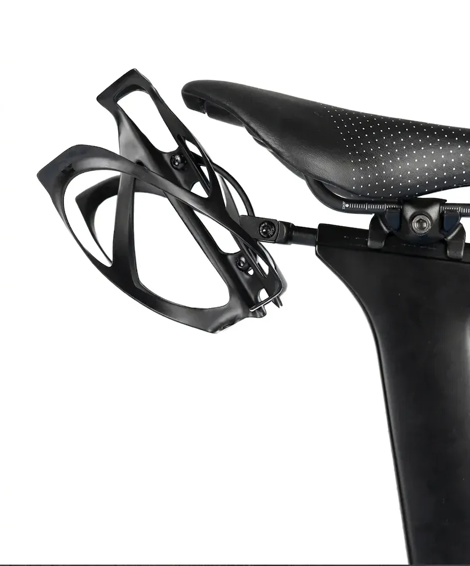 Zwarte carbon bidonhouder met zadelpen